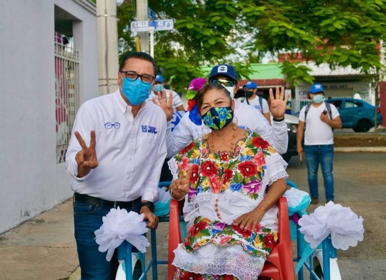 Jaranas y “bombas” le ponen sabor a  la campaña de Víctor Hugo Lozano