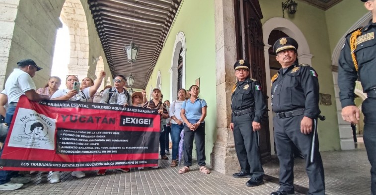 ANUNCIAN RETROACTIVO Y NUEVOS BENEFICIOS PARA MAESTROS DE YUCATÁN