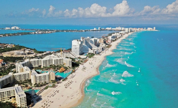 CANCÚN SE PREPARA PARA RECIBIR TURISTAS DEL MUNDIAL 2026