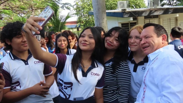 CELEBRACIÓN DEL 35 ANIVERSARIO DEL COLEGIO DE BACHILLERES DE YUCATÁN