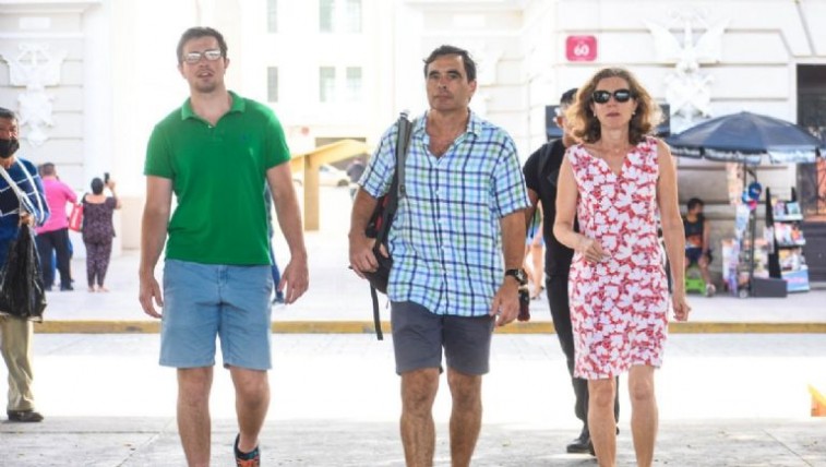 ¿CUÁNTAS PERSONAS PROVENIENTES DE OTRAS REGIONES RESIDEN EN MÉRIDA, YUCATÁN?