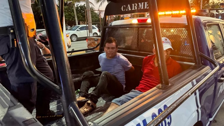 DOS HOMBRES SON DETENIDOS EN CIUDAD DEL CARMEN TRAS PELEAR POR UNA MUJER