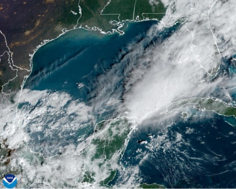 El frente frío número 10 traerá lluvias y descenso de temperaturas en la Península de Yucatán