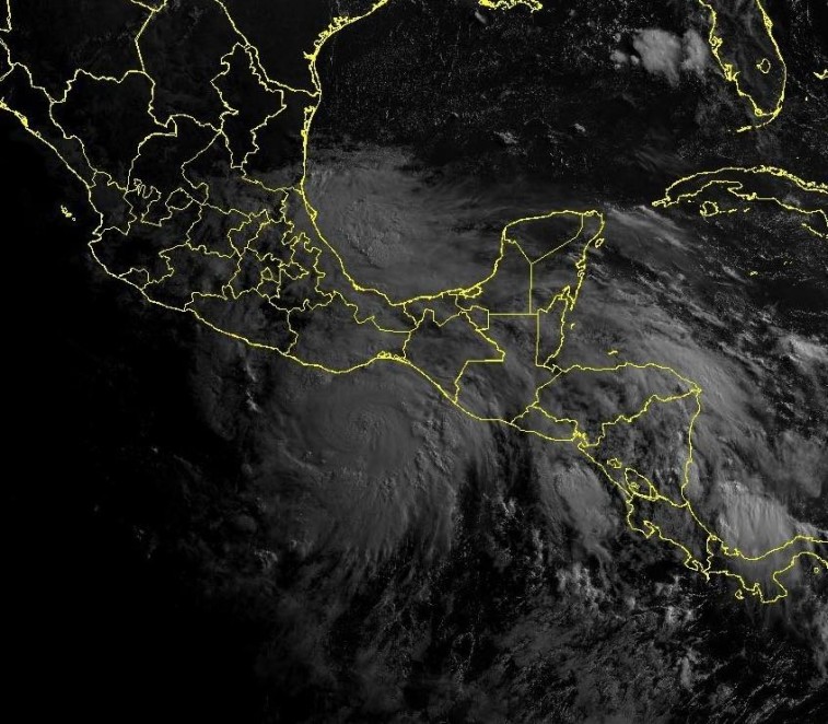 ERICK SE CONVIERTE EN HURACÁN Y AMENAZA COSTAS MEXICANAS