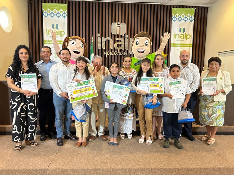 Gilda Segovia felicitó a las niñas ganadoras y les invitó a difundir la cultura de la protección de datos personales en sus entornos sociales para que más niñas y niños