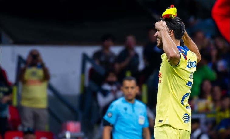 Henry Martín alcanza a Salvador Cabañas como goleador del América e imita su festejo contra Chivas