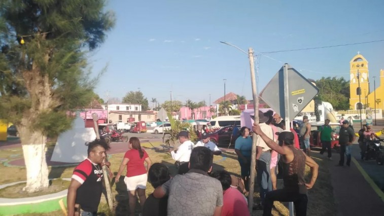 JUSTICIA POR MANO PROPIA EN SABANCUY: VECINOS LINCHAN A UN LADRÓN TRAS ASALTO A UNA ADULTA MAYOR