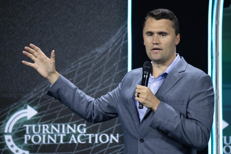 Preparan homenaje a Charlie Kirk a un año de su asesinato