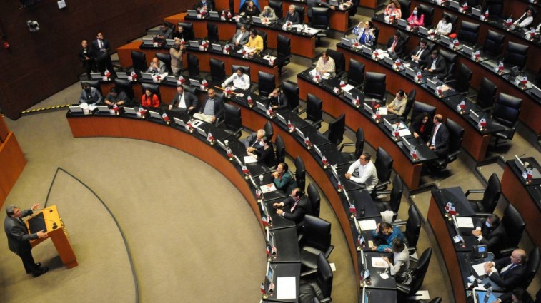 Senado suspende discusión y devuelve dictamen de Fuerzas Armadas a comisiones