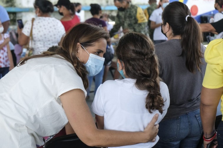 Supervisa Mara Lezama vacunación a menores de edad en Chetumal
