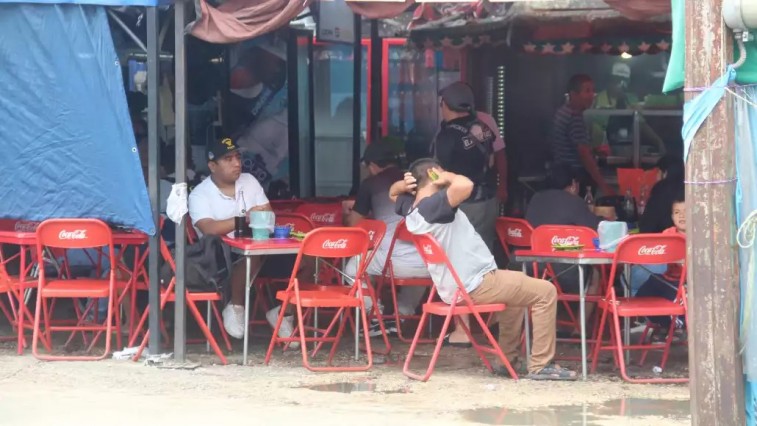 VIGILAN PUESTOS CALLEJEROS EN MÉRIDA PARA PREVENIR INTOXICACIONES ALIMENTARIAS